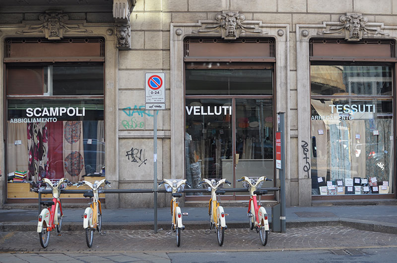 Negozi tessuti a Milano - Gloriatex - esterno negozio - Ph. Ladulsatina