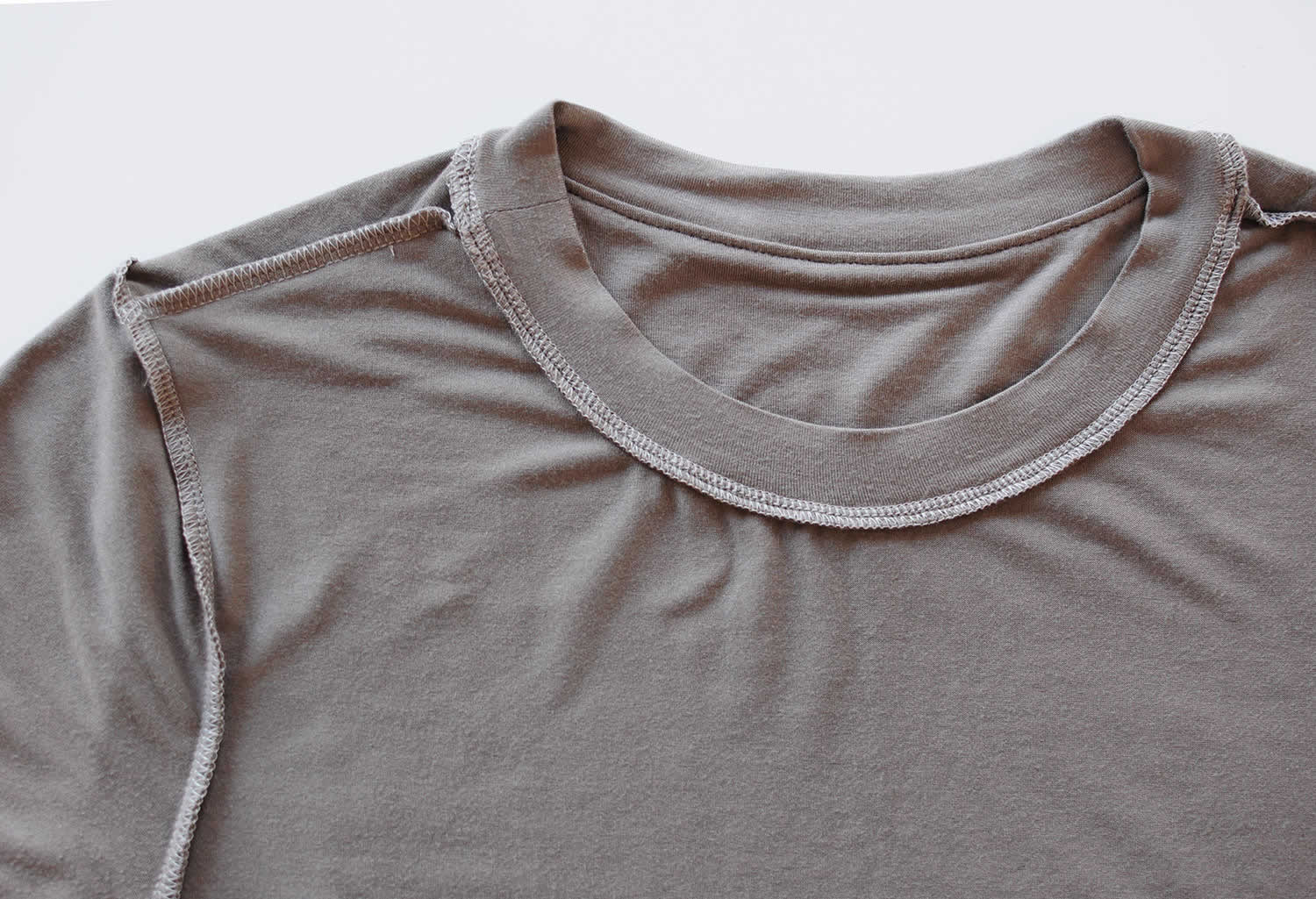 Ladulsatina - Sewing and DIY Fashion blog _ Basic instincT t-shirt - inside detail