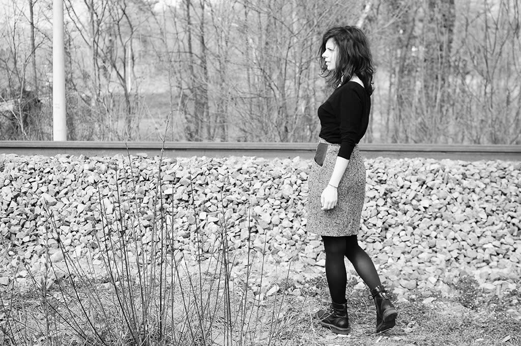 Ladulsatina: DIY black and white winter outfit - skirt back