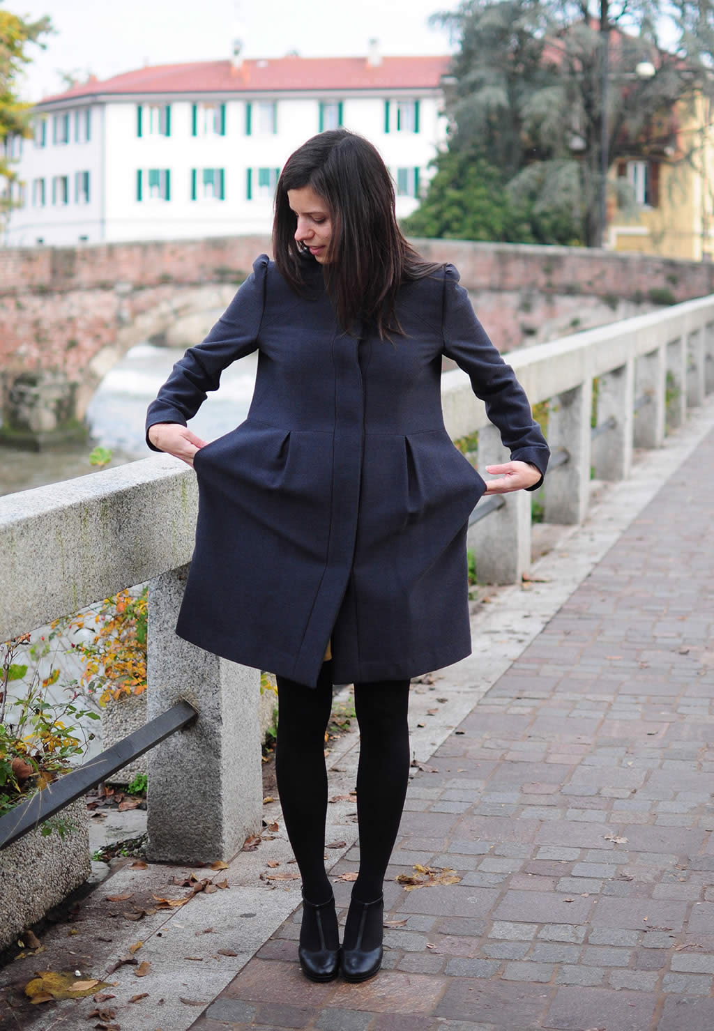 Ladulsatina - Sewing - I make an elegant blue coat - Front seam side pockets
