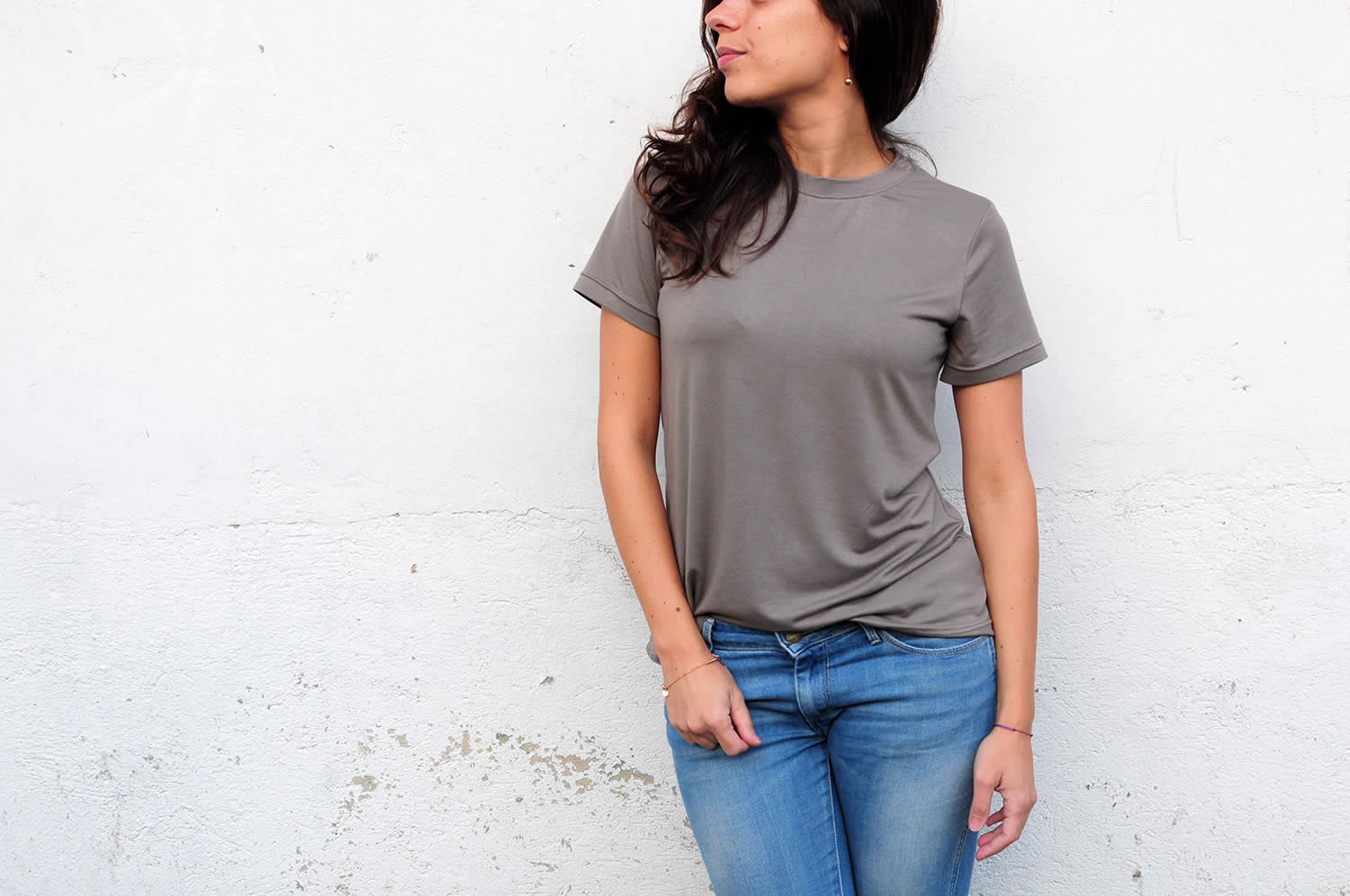 Ladulsatina - Sewing and DIY Fashion blog _ Basic instincT t-shirt - front