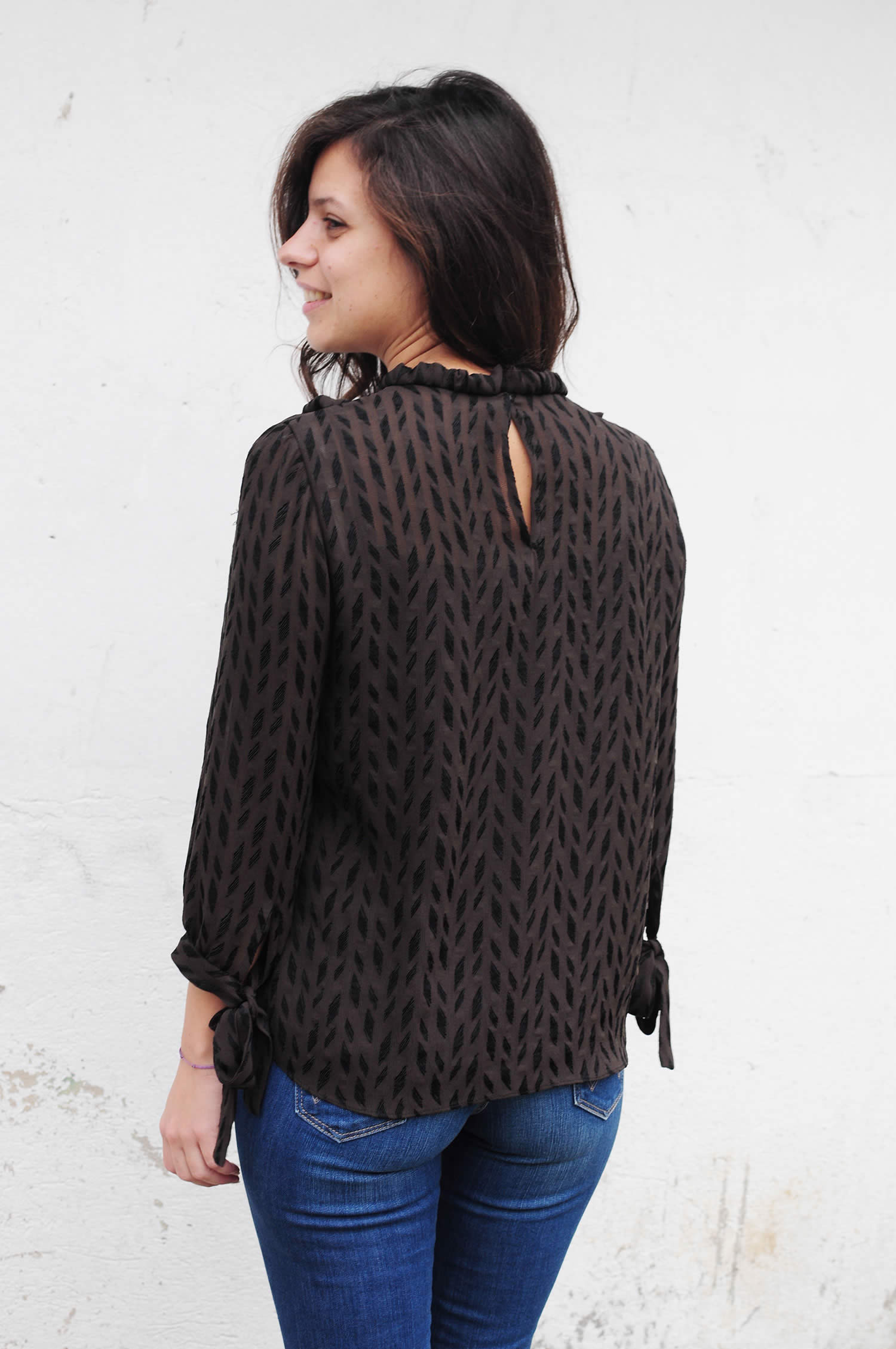 Ladulsatina - Sewing blog - Blog di cucito - Jolanda blusa by Atelier Vicolo n 6 in silk viscose blend - Back detail